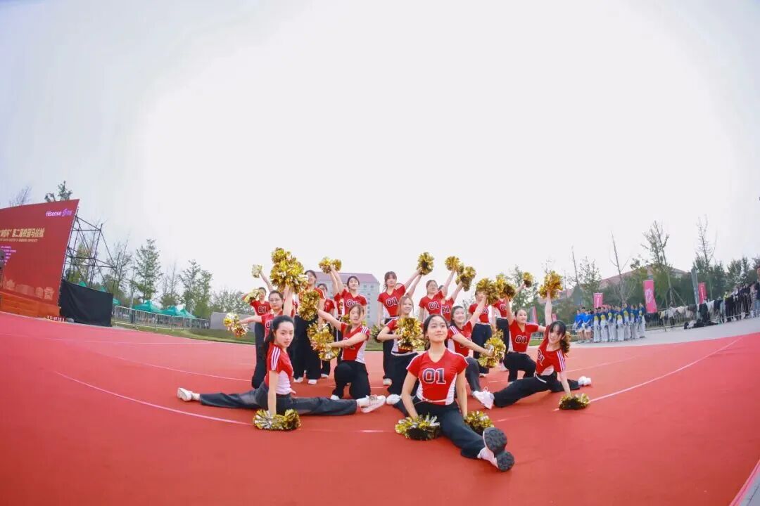 山大华天参加山东大学“海信杯”第二届校园马拉松啦啦操